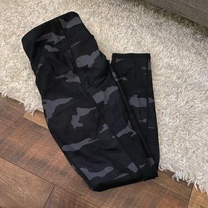 NWOT Athleta Pocket Camo Leggings